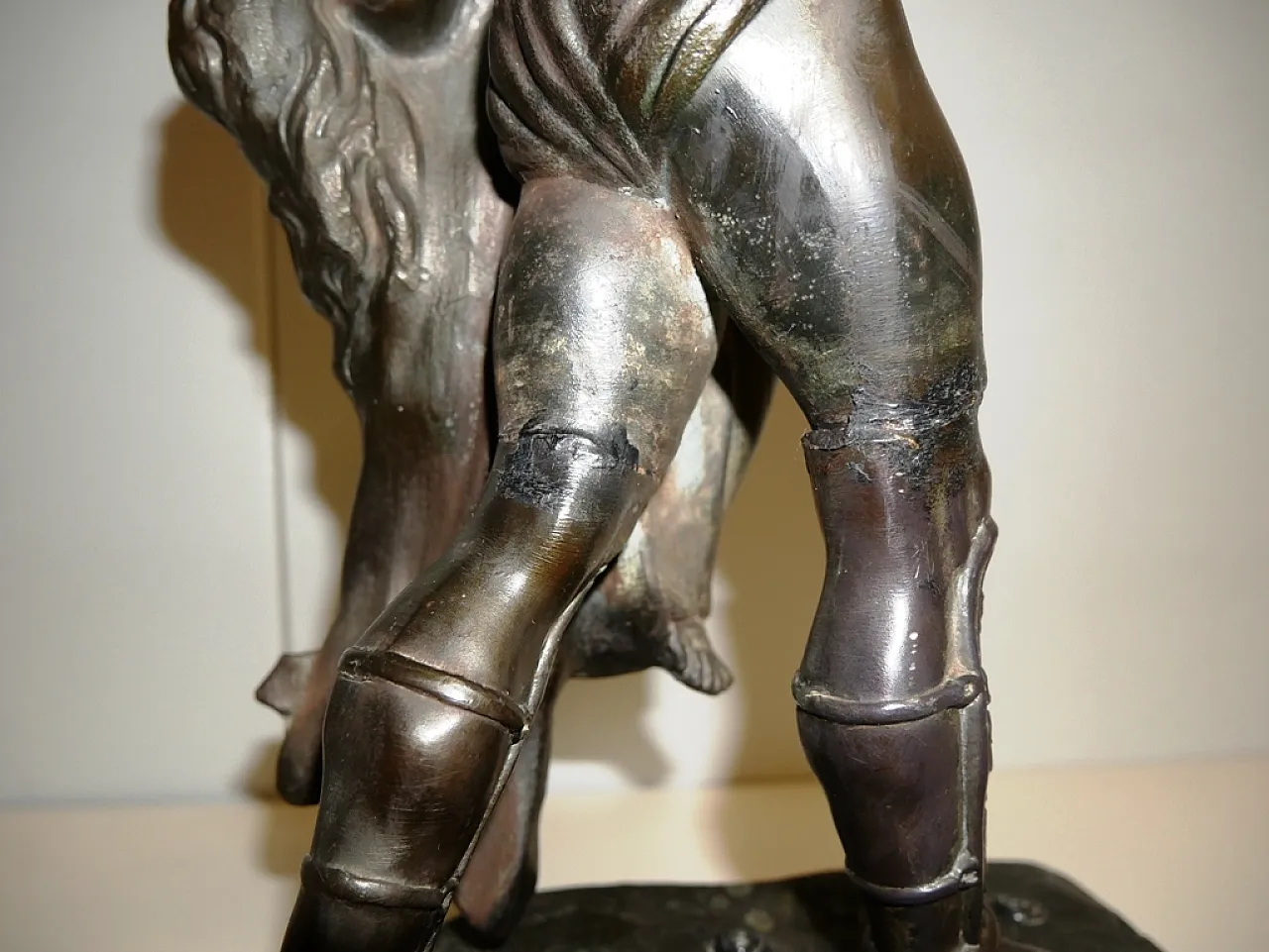 Scultura in antimonio di F. De Luca, '900 10