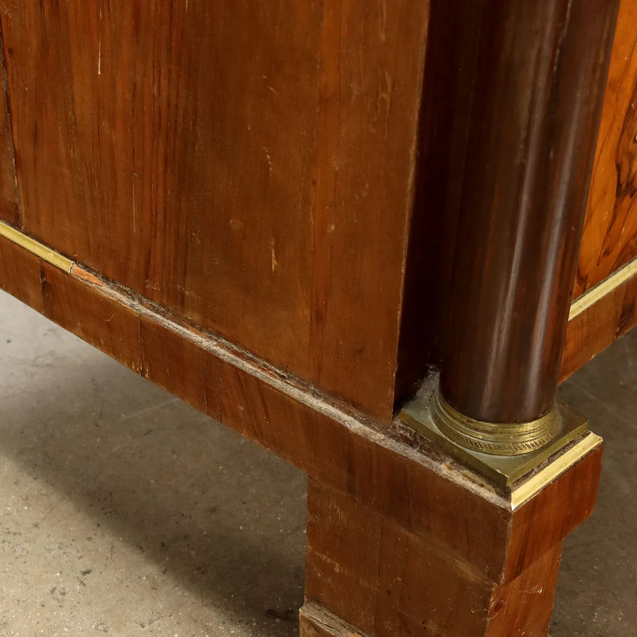 Cassettone Impero in noce, pioppo e bronzo, '800 9