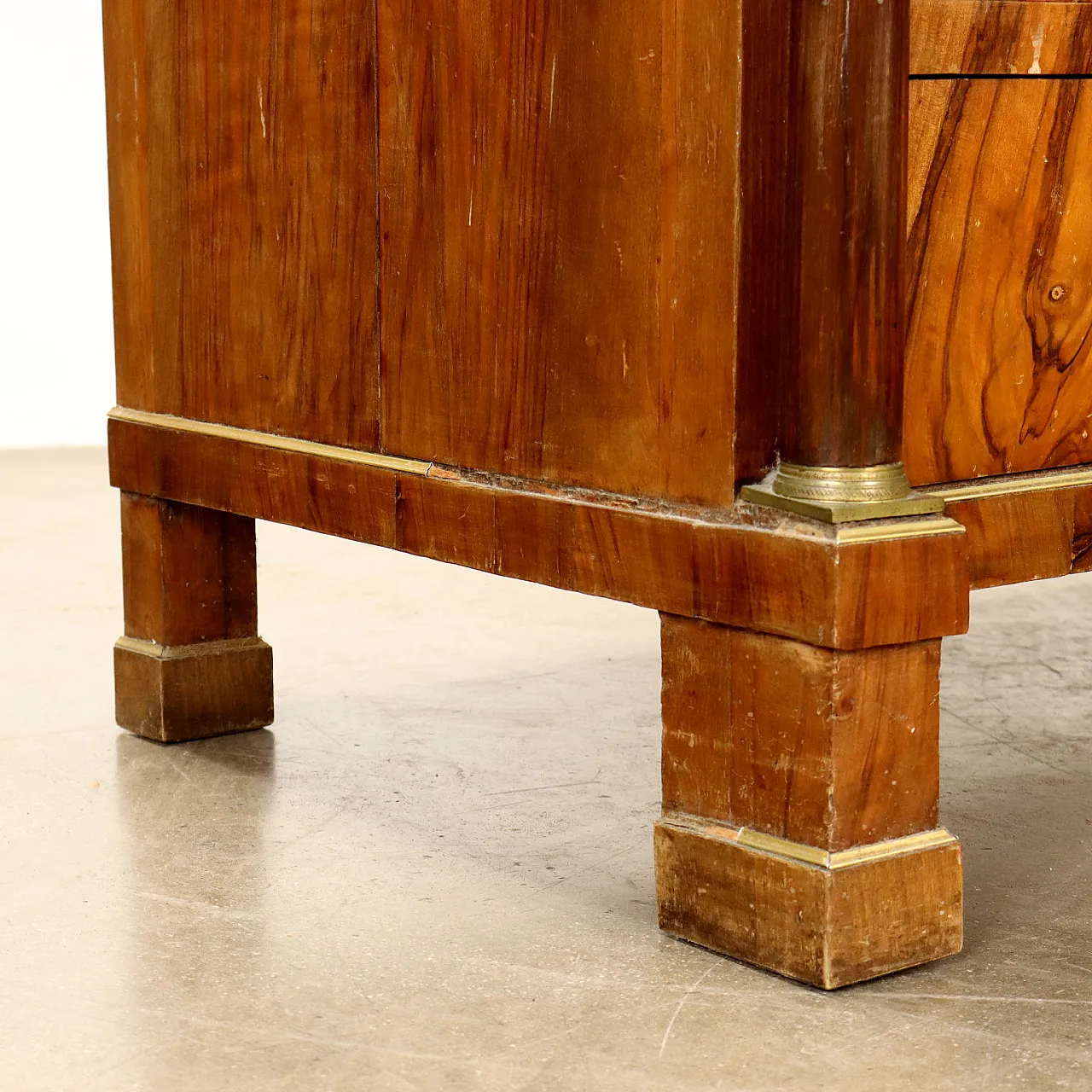 Cassettone Impero in noce, pioppo e bronzo, '800 10