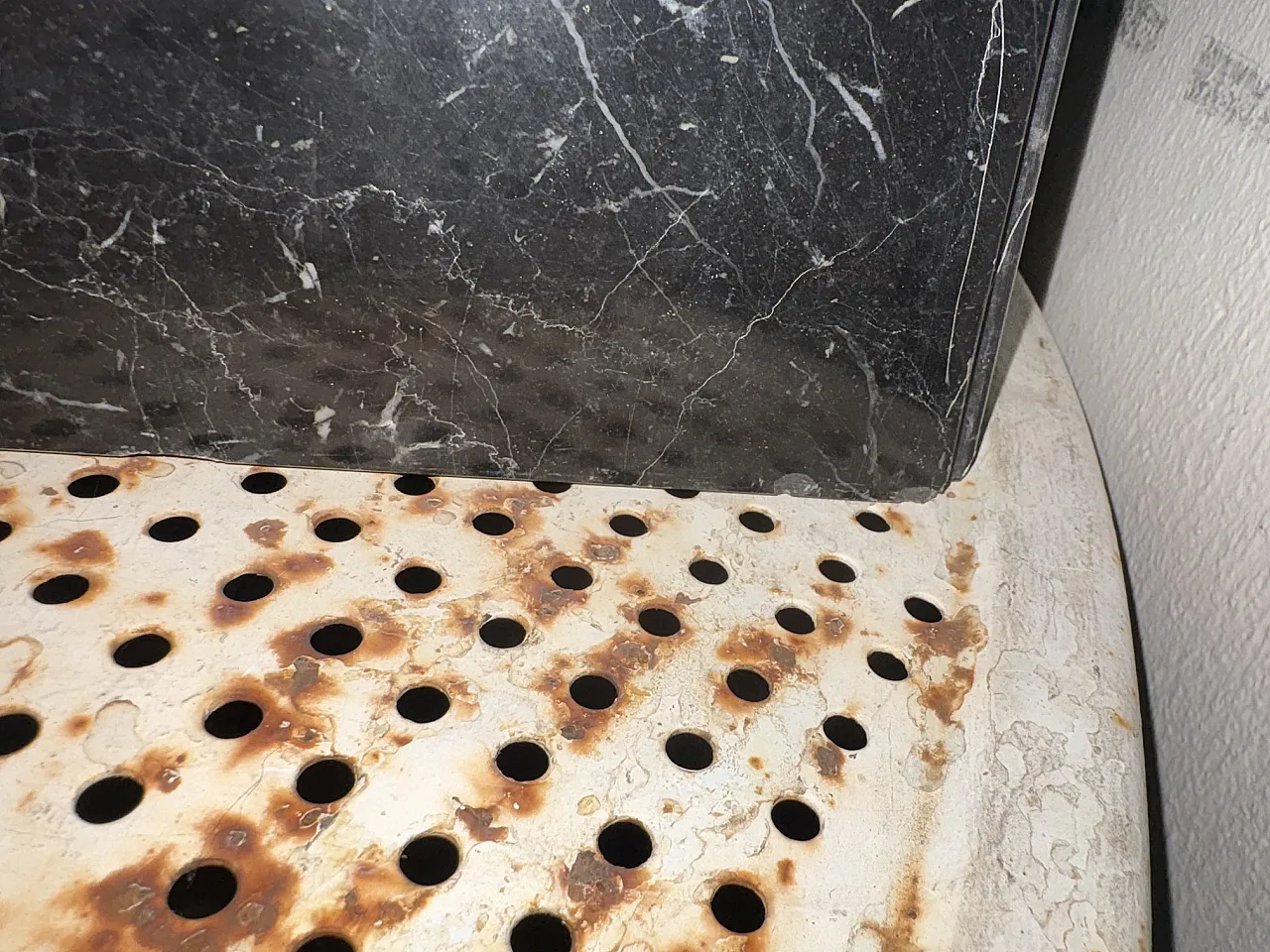 Comodino in marmo Marquina, anni '50 5