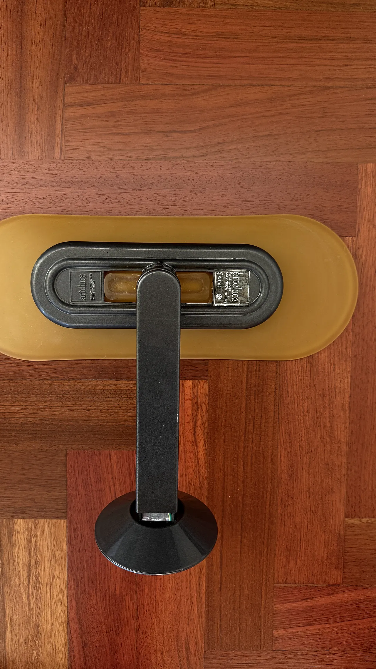 Lampada a parete di Arteluce in vetro, nero e giallo, 1970 5