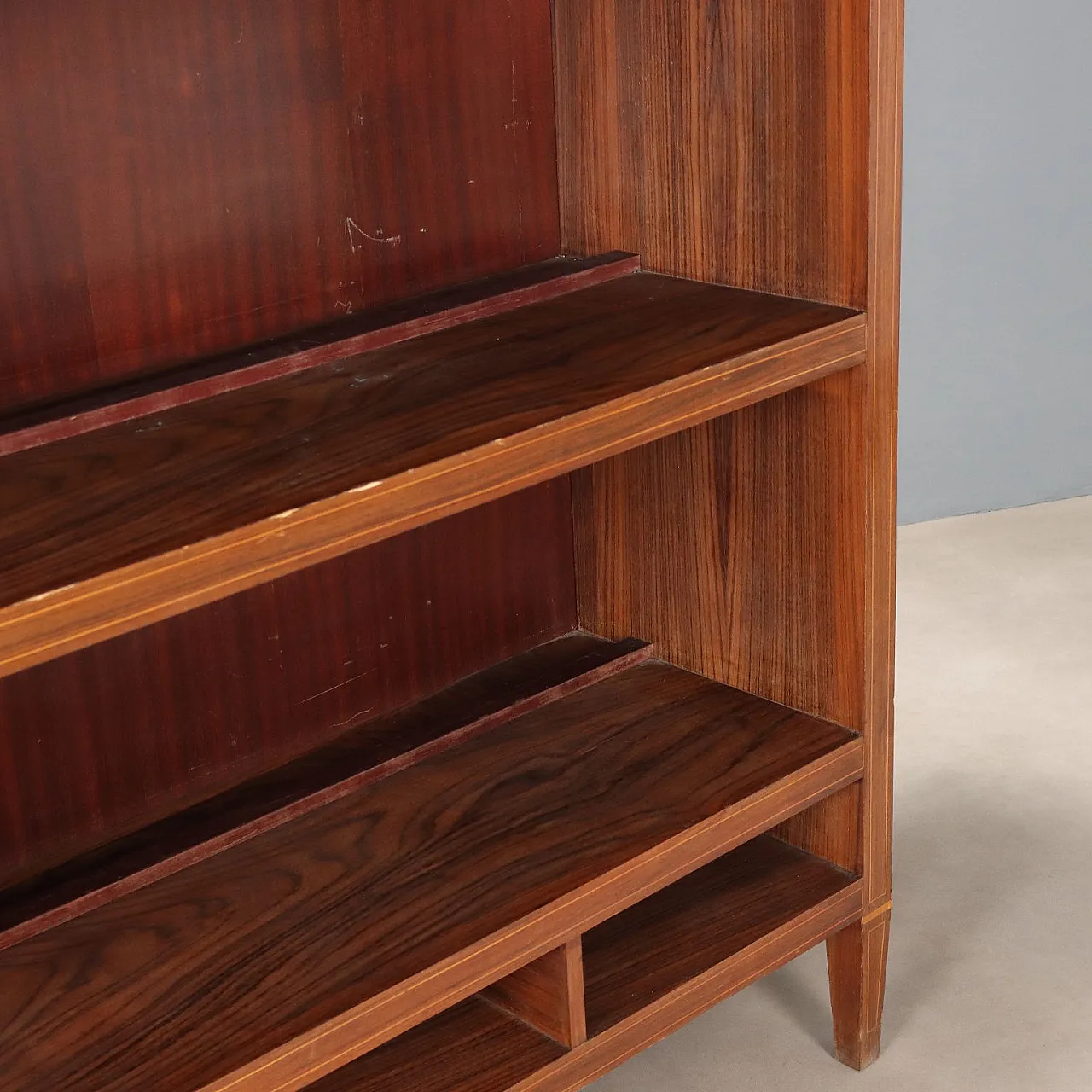 Mobile con ripiani a giorno, impiallacciato in legno esotico, '900 4