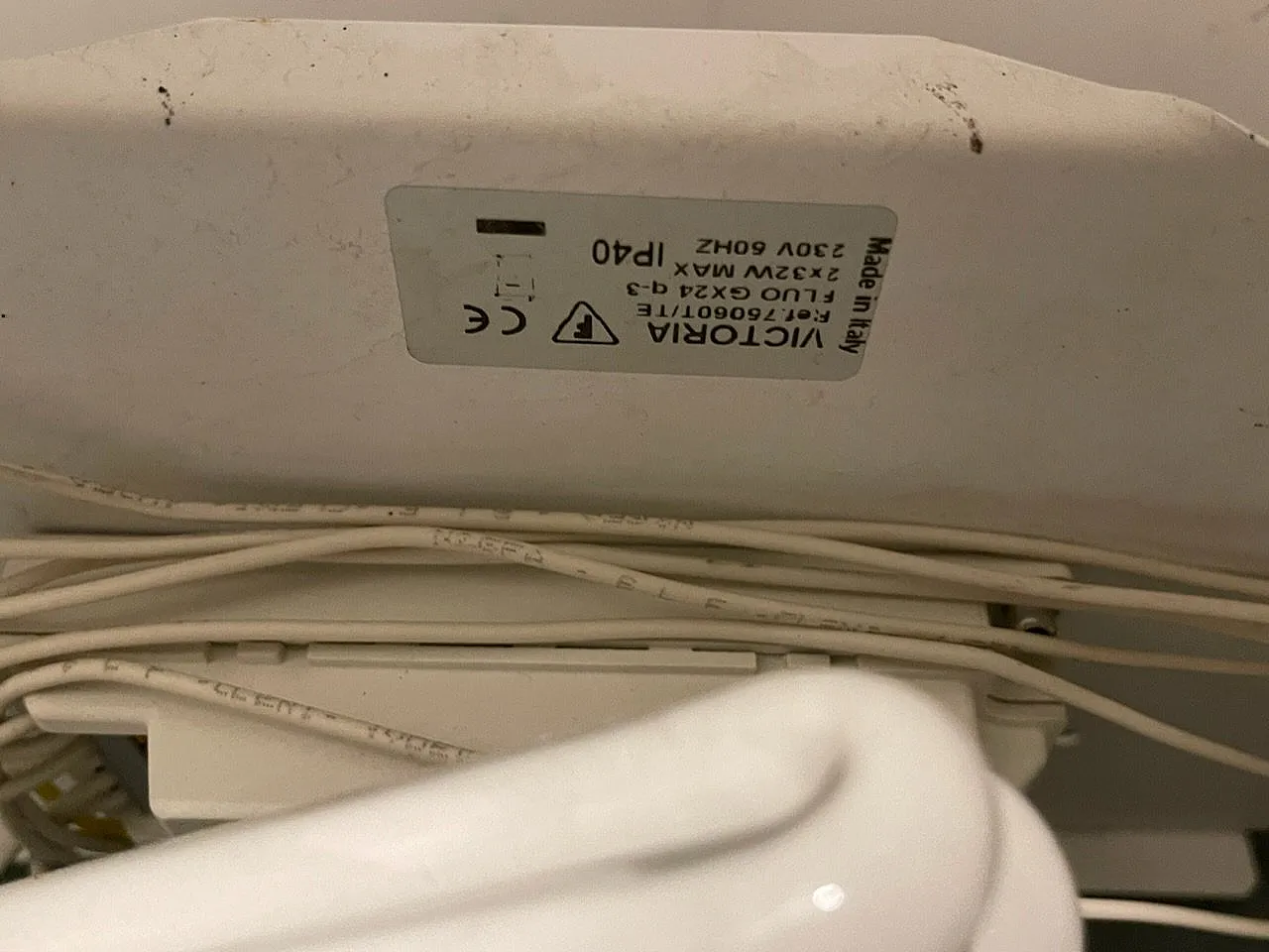 3 Italian white opaline glass sconces from Victoria, 1980s 3