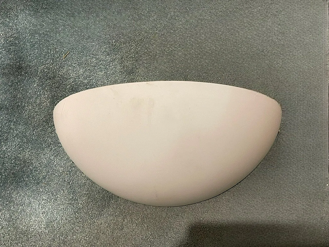 3 Italian white opaline glass sconces from Victoria, 1980s 5