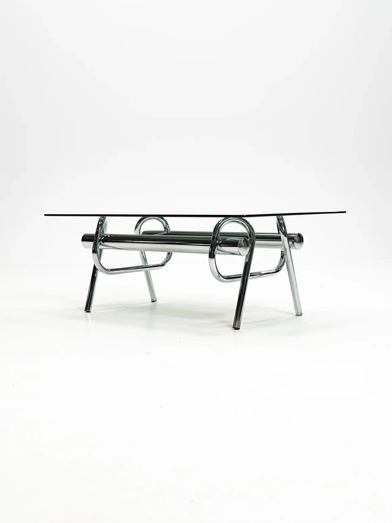 Tavolino scultoreo con nodo cromato, anni '70 1