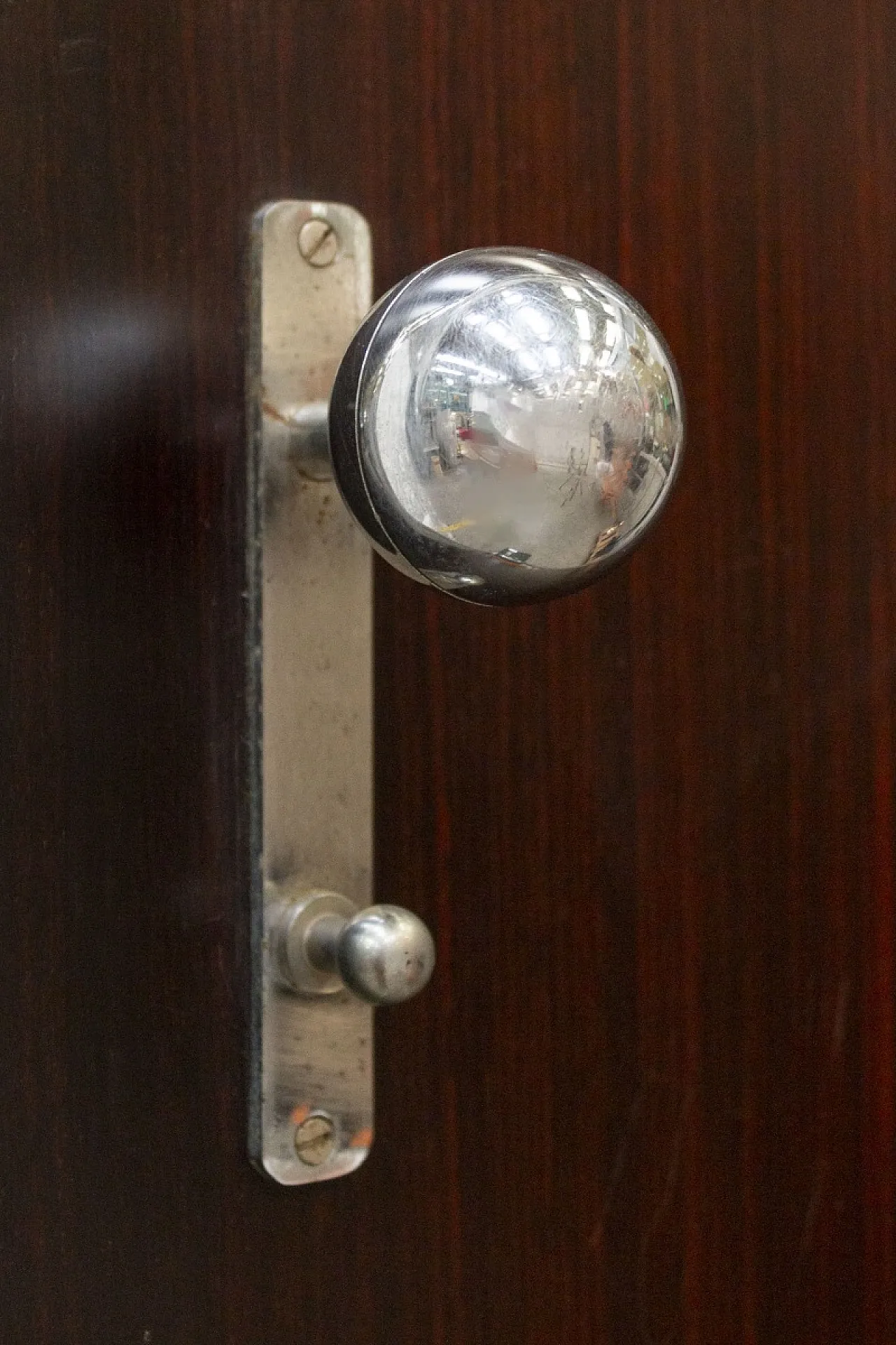 Specchio girevole con ripiani e appendiabiti, anni '70 8