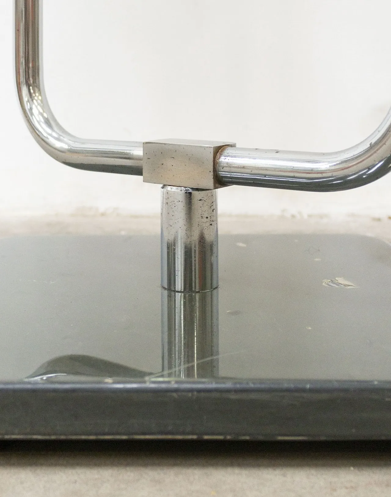 Specchio girevole con ripiani e appendiabiti, anni '70 9