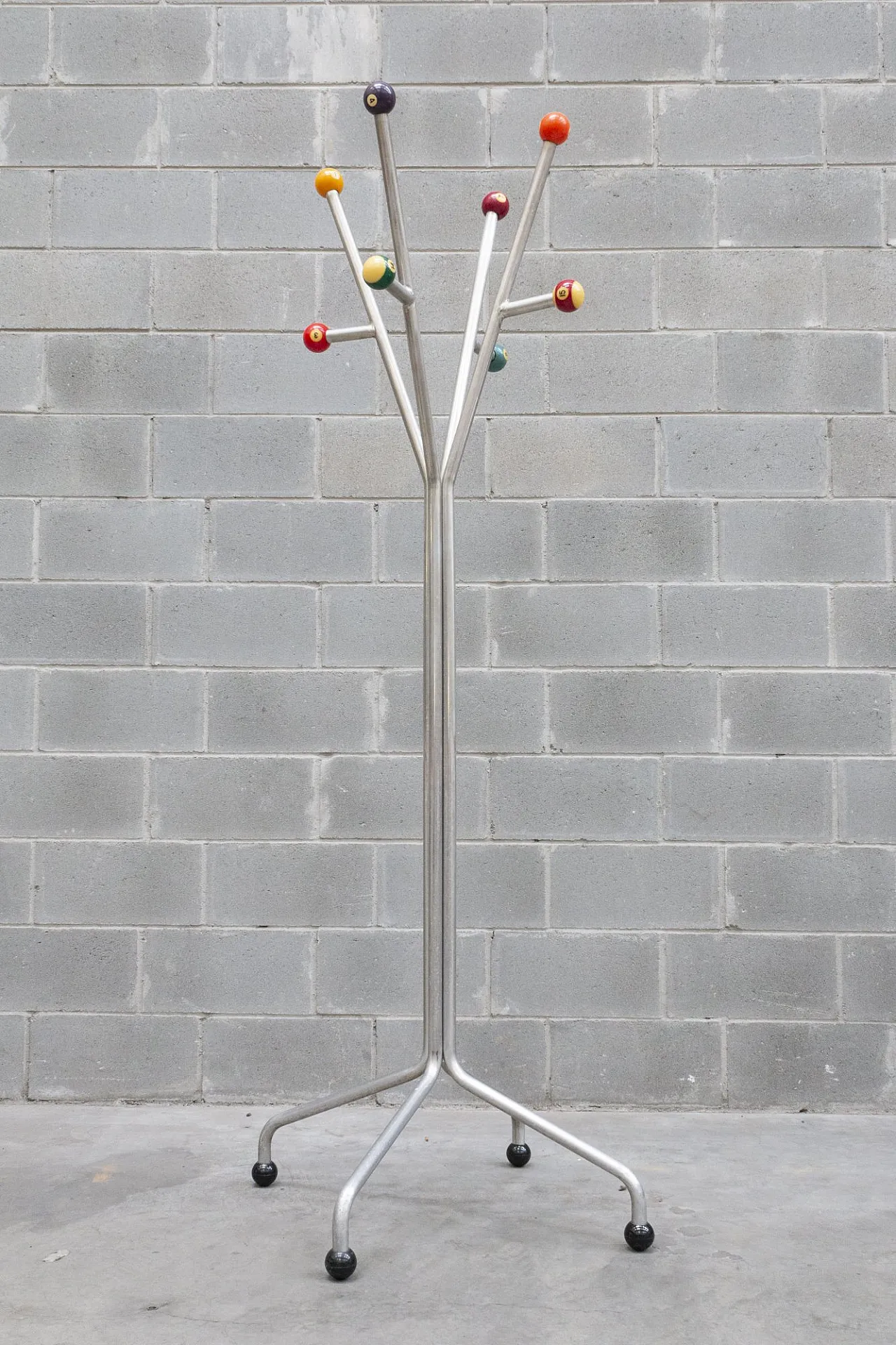 Appendiabiti in alluminio con palle da biliardo, '900 1