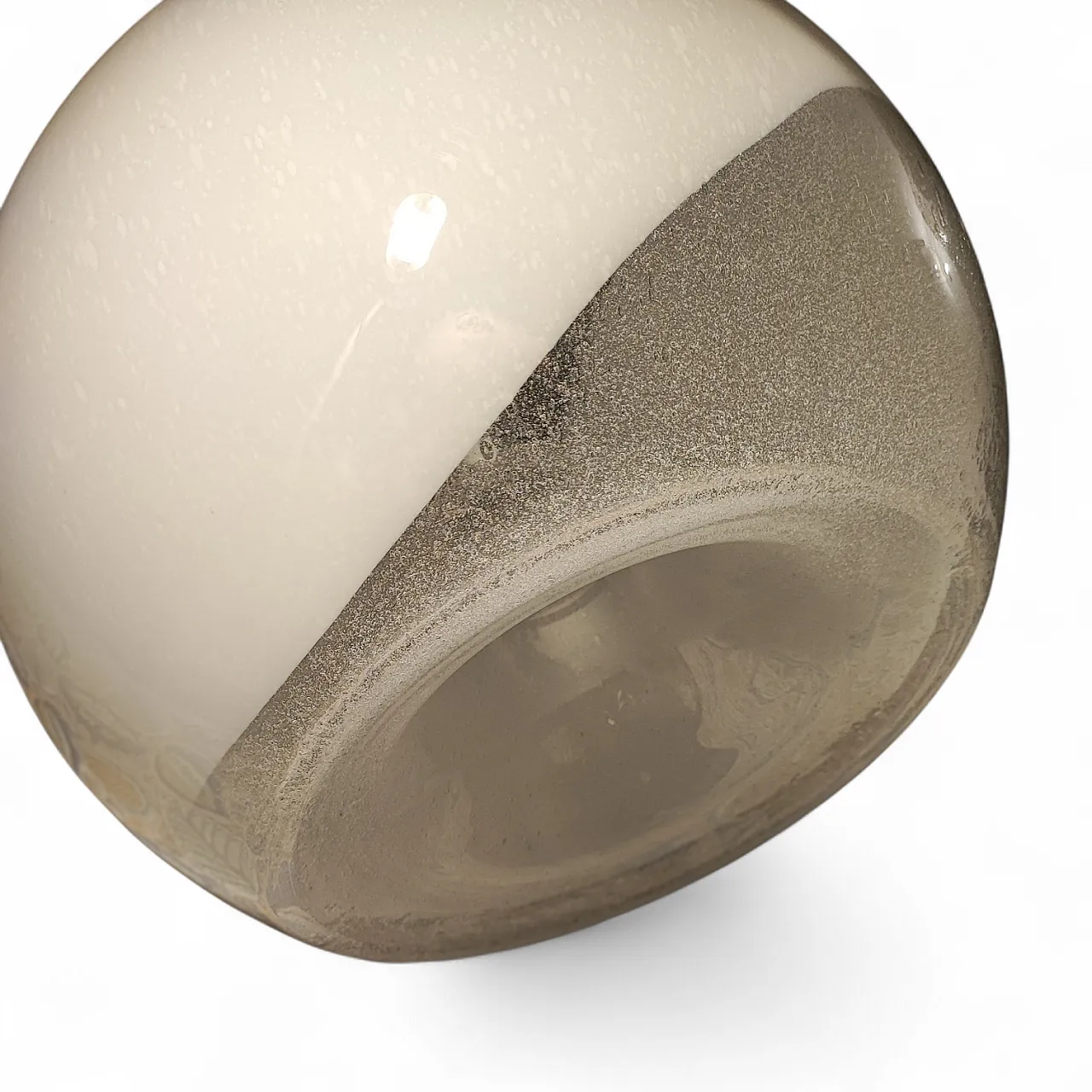 Murano Pulegoso & Lattimo Globe Space Age pendant, 1970s 3