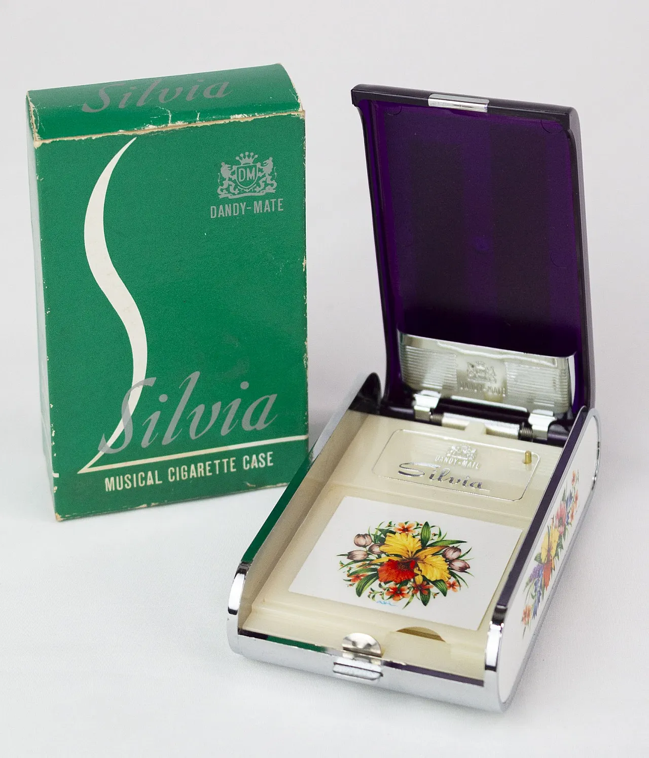 Silvia, musical cigarette case, 1970s 1