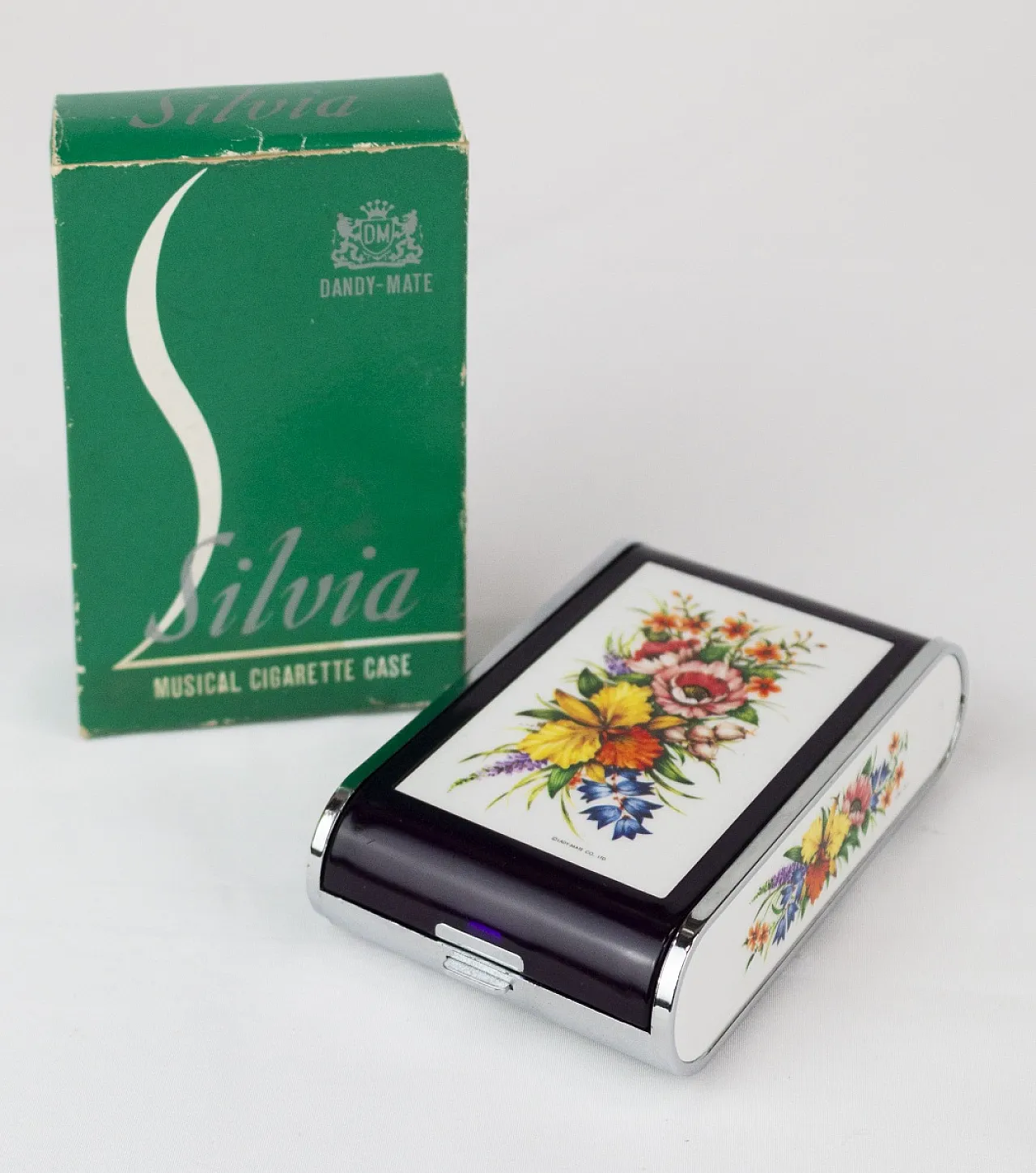 Silvia, musical cigarette case, 1970s 2