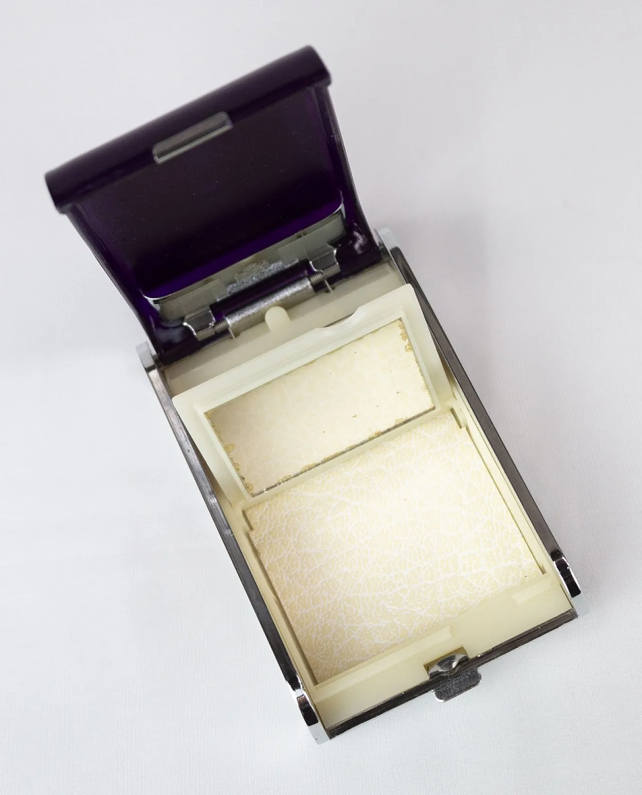 Silvia, musical cigarette case, 1970s 7