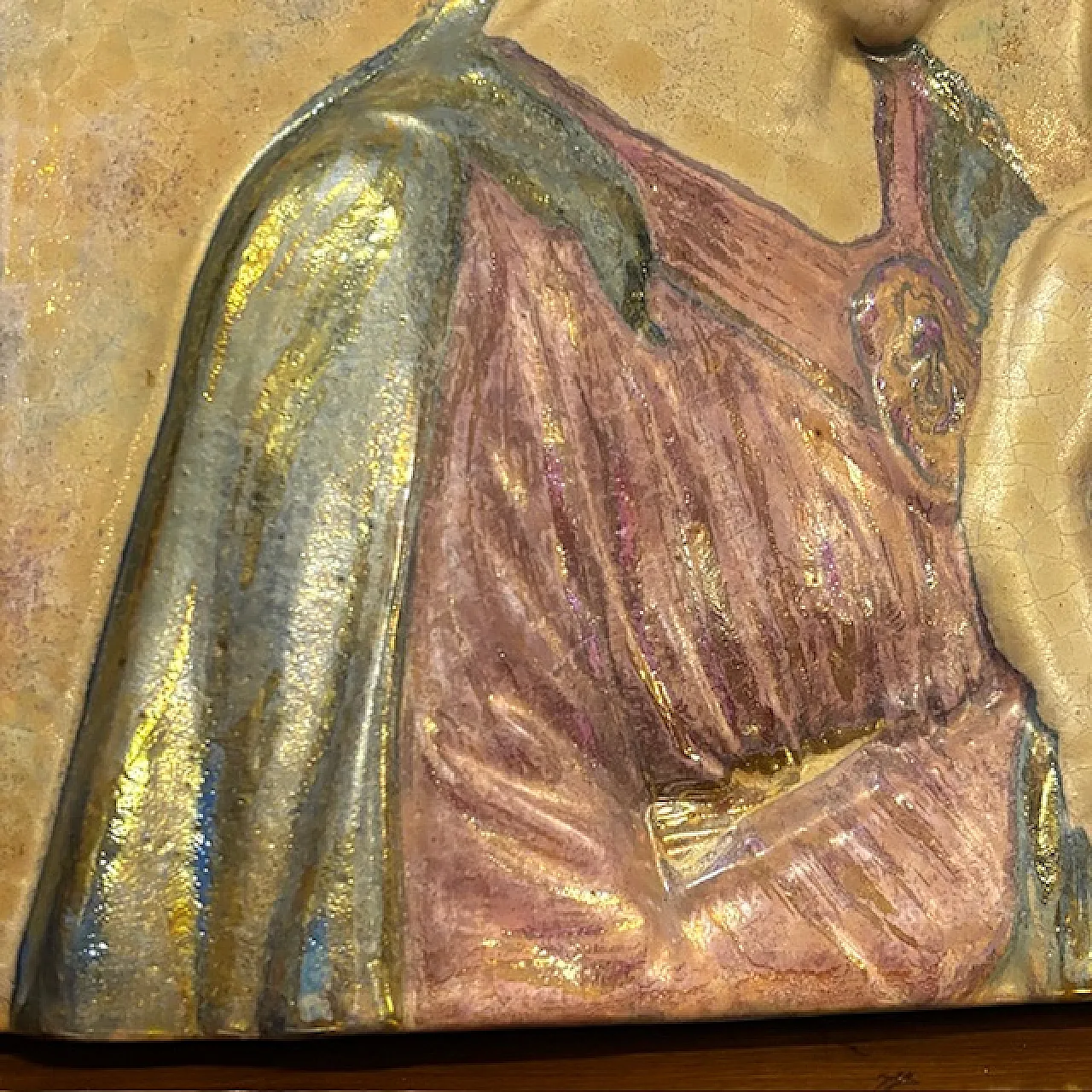 Gold luster majolica plaque, Virgin with Child, mid-20th century 5