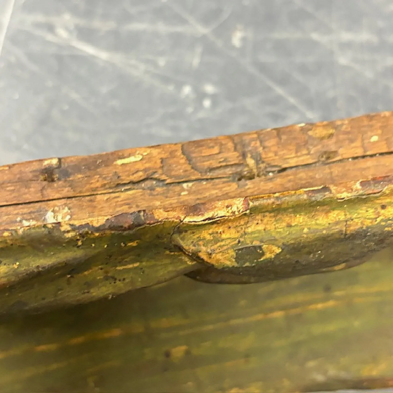 Lacquered Italian frame with ancient patina,  17th century 8