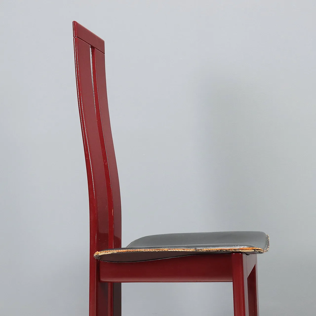 6 Sedie in legno laccato nero e sedili in pelle, '900 4