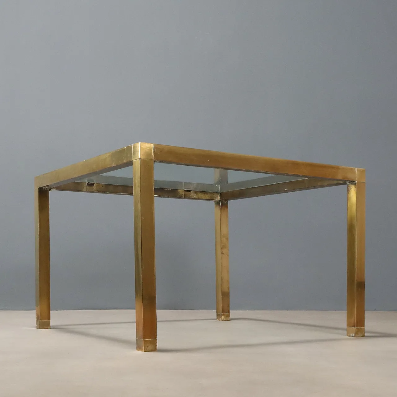 Tavolino con struttura in ottone e piano quadrato in vetro, '900 8