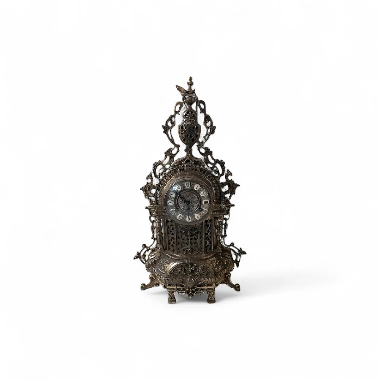 Baroque style golden brass countertop clock, 20th century 7