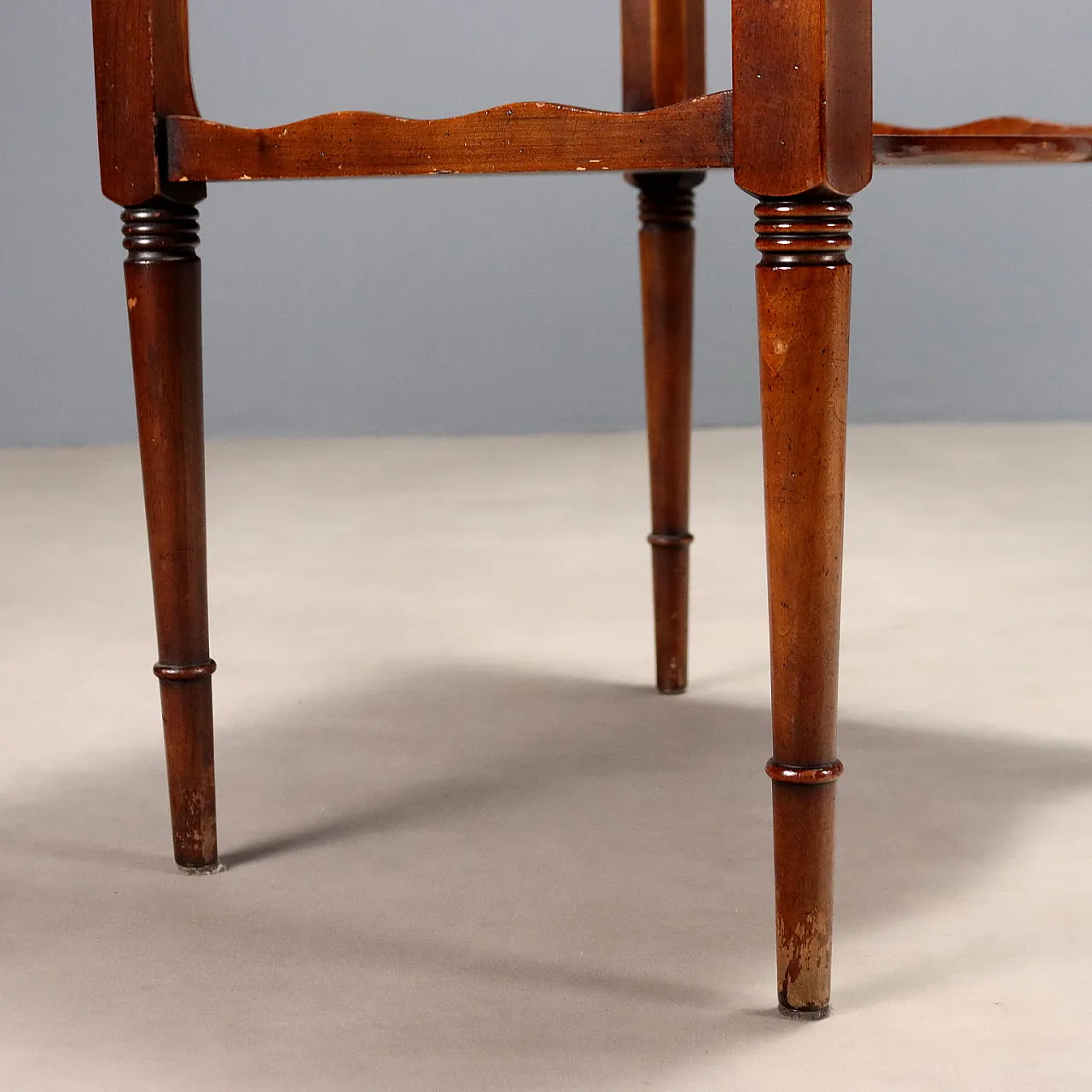 Coppia di comodini in noce, '900 5