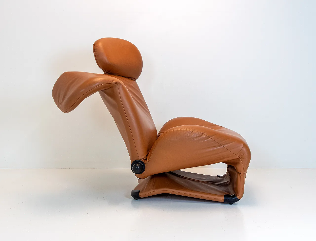 Cassina 111 Wink armchair By Toshiyuki Kita, late 20th century 2