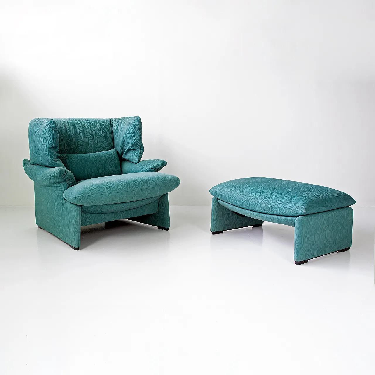 Portovenere armhair with ottoman by Cassina, 90s 1