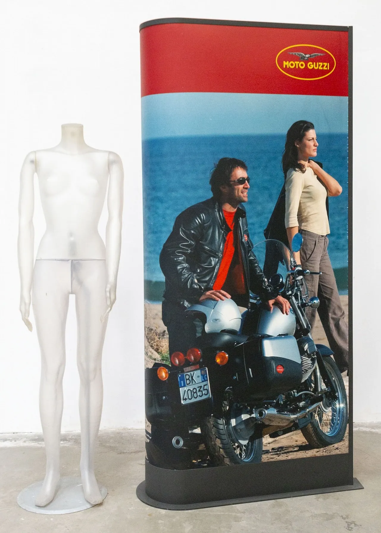 Moto Guzzi - Storia, totem bifacciale, '900 8