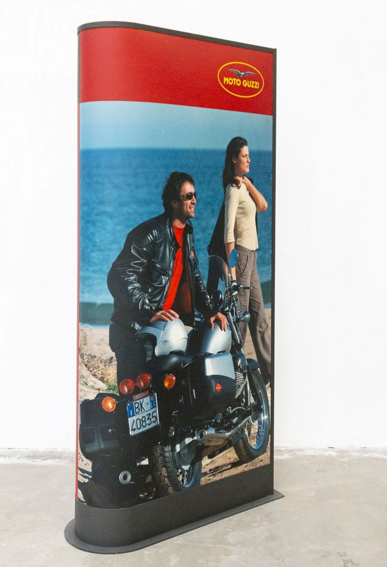 Moto Guzzi - Storia, totem bifacciale, '900 12