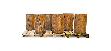 Sgabello realizzato con tronco di larice, XX secolo