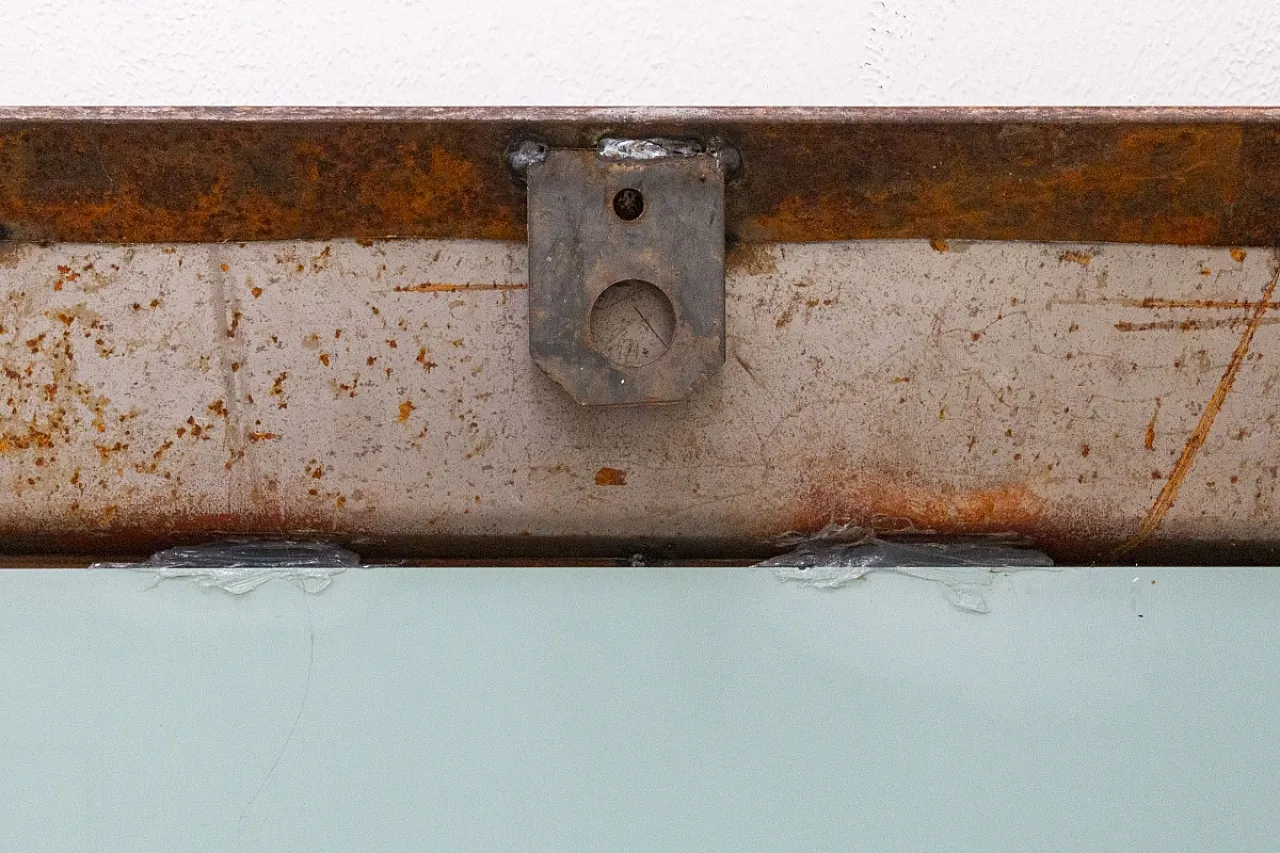 Specchio artigianale in ferro e pietre, XX secolo 10