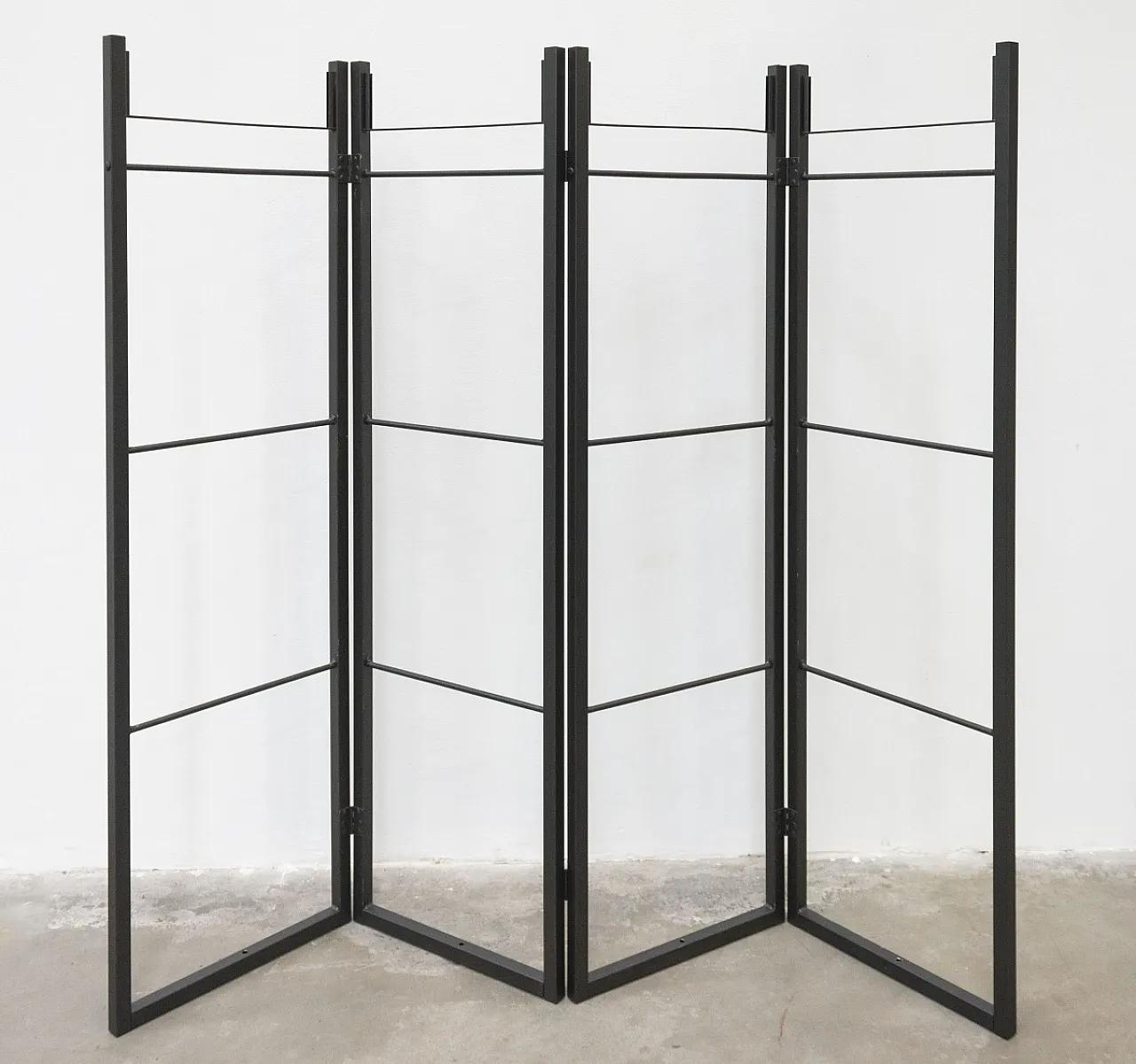 Libreria artigianale in ferro e legno di larice, XX secolo 9