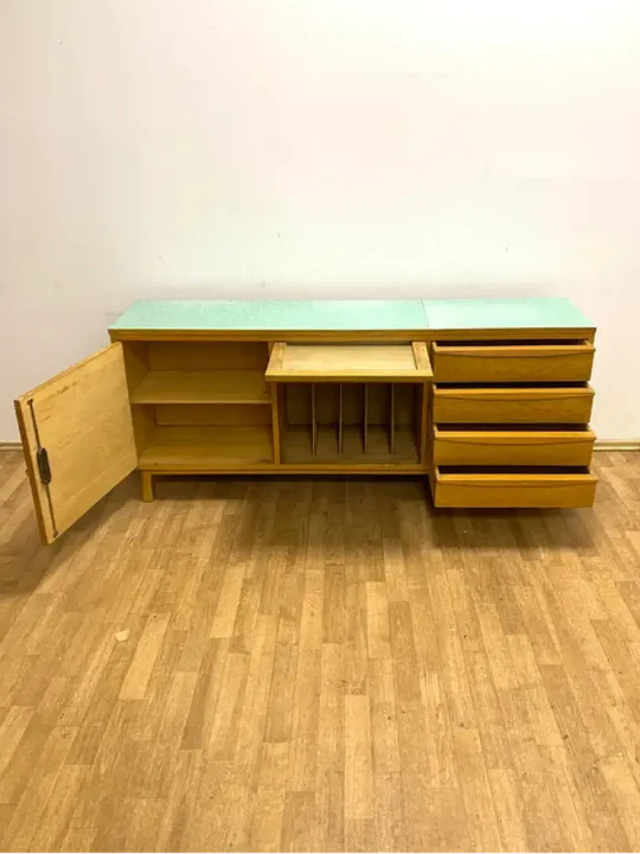 Cassettiera in legno, anni '60 7