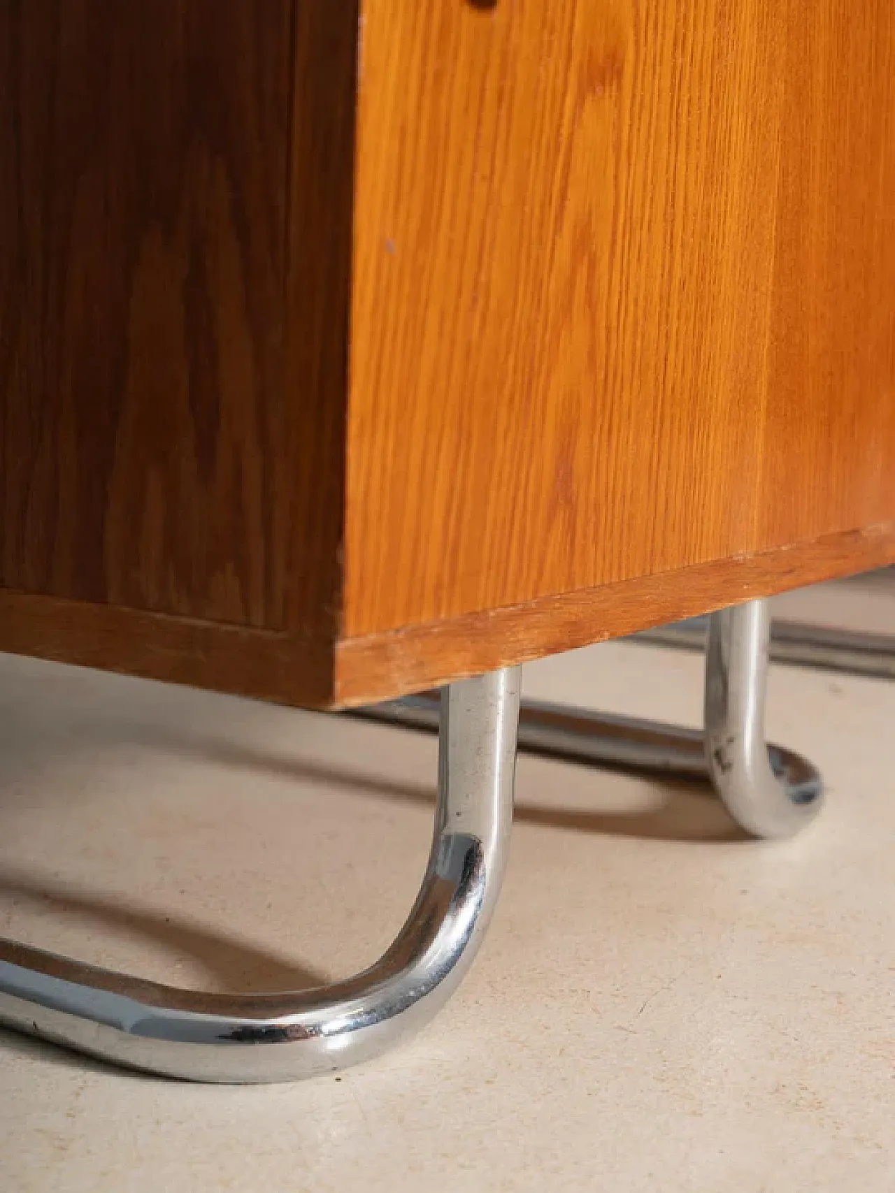 Coppia di comodini cromati, Vichr & spol, anni '50 3