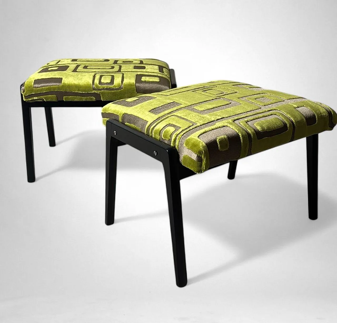 Pair of wooden and upholstered benches, Paolo Buffa's style, 1960s 4