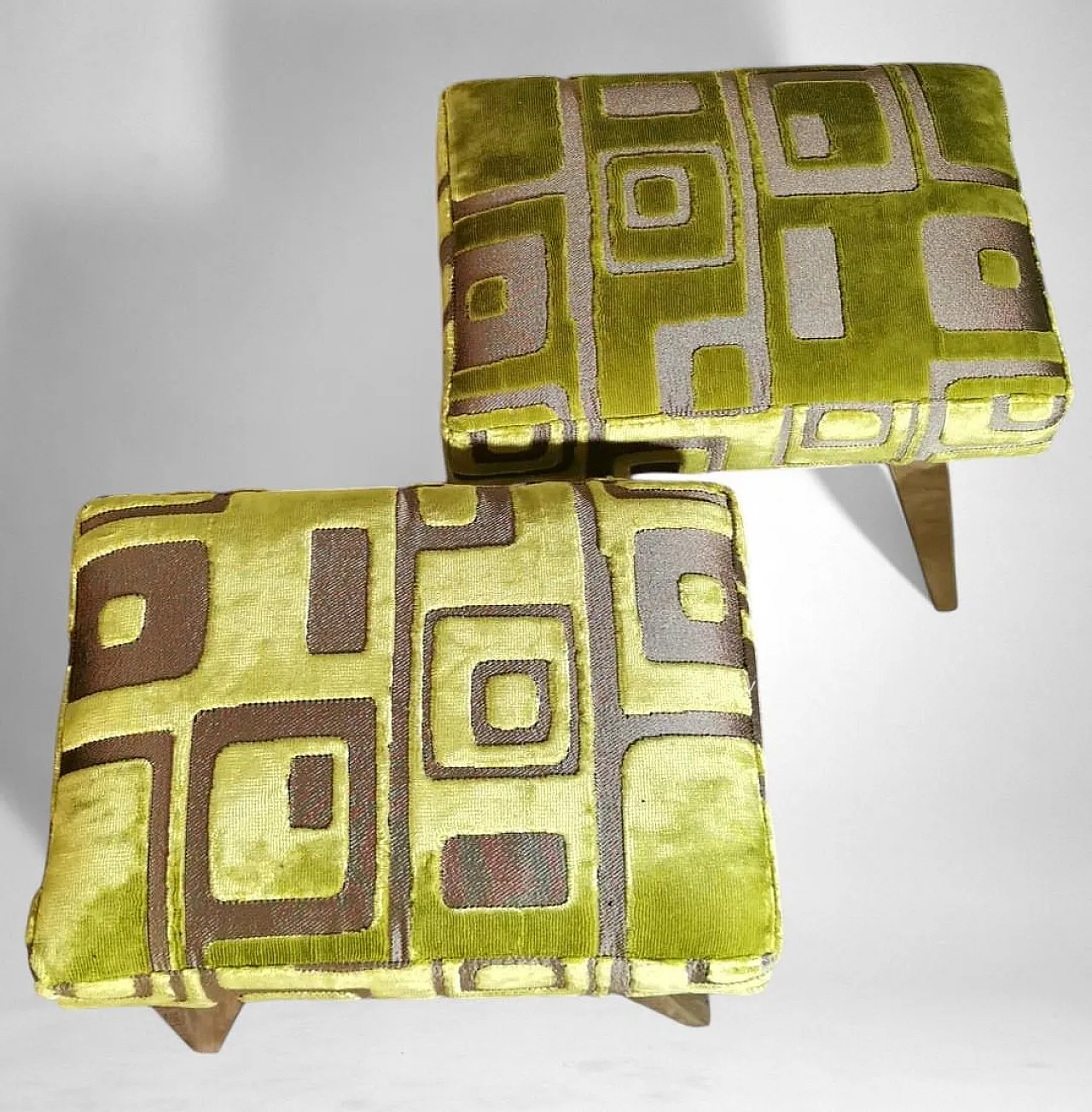 Pair of wooden and upholstered benches, Paolo Buffa's style, 1960s 5