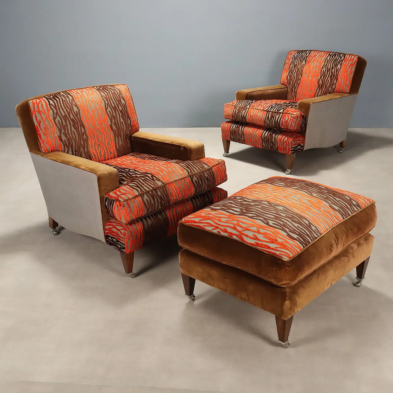 Coppia di poltrone con pouf in faggio e velluto, '900 1