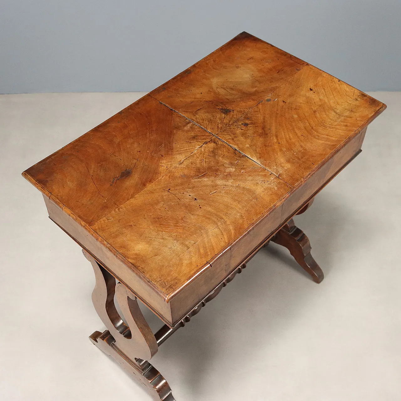 Tavolo da lavoro in noce e all'uncinetto, metà '800 6