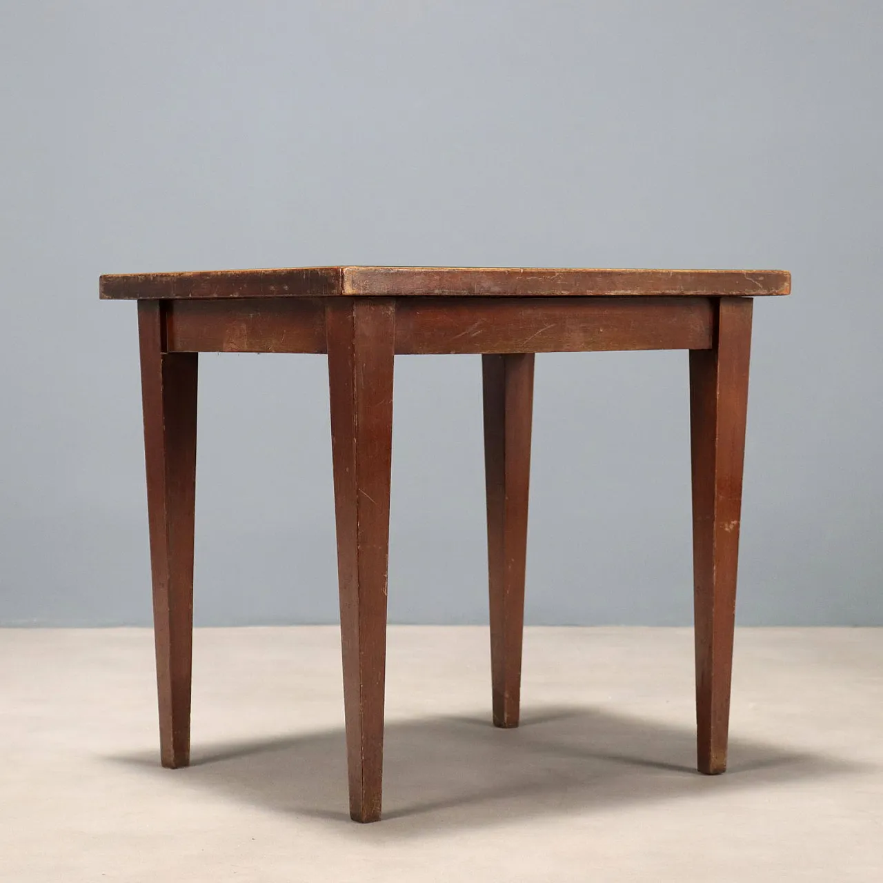 Tavolino in faggio tinto, mogano e piano in vetro trasparente, '900 7