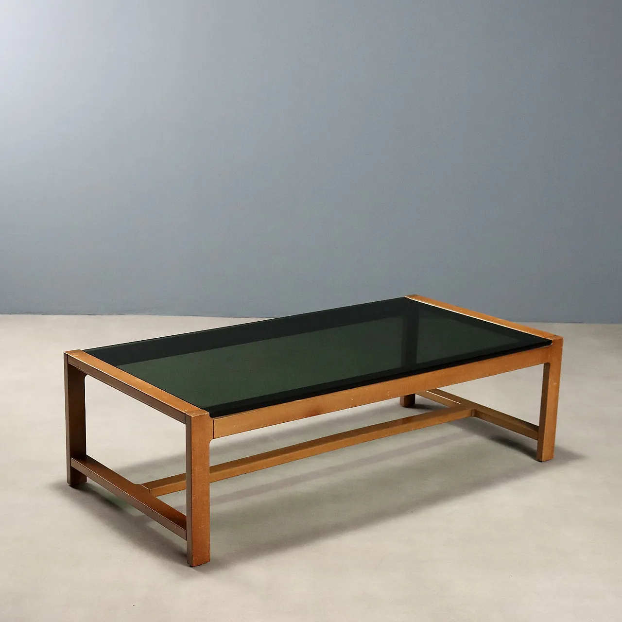 Tavolino in legno di faggio tinto con piano in vetro fumé, '900 1