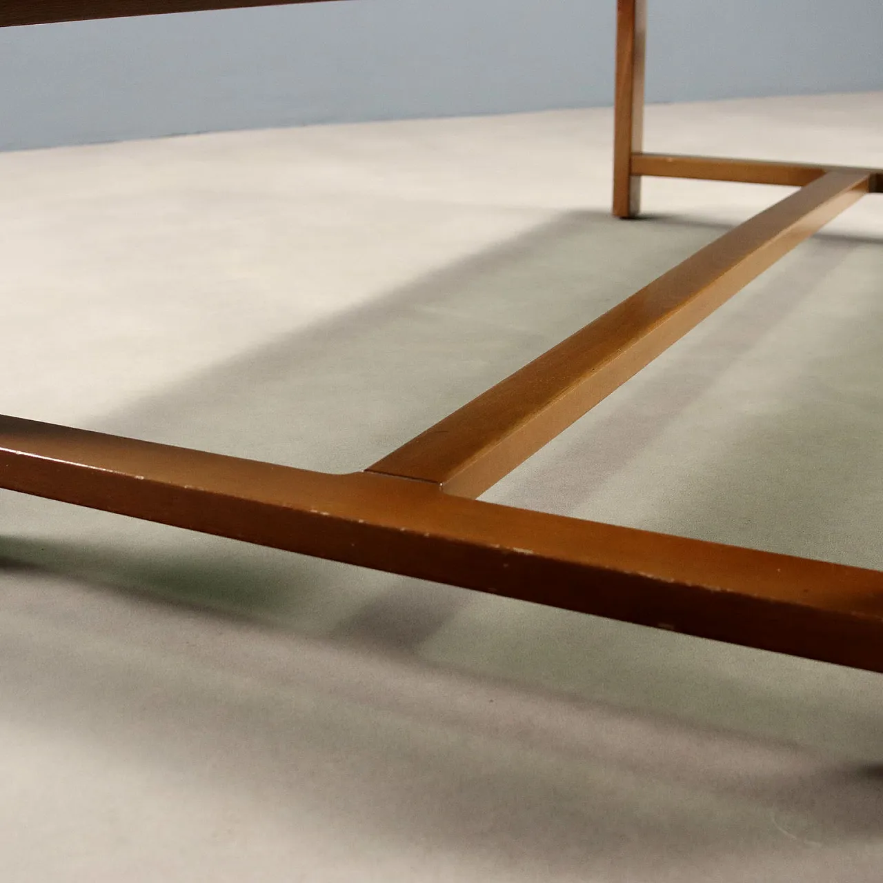 Tavolino in legno di faggio tinto con piano in vetro fumé, '900 5