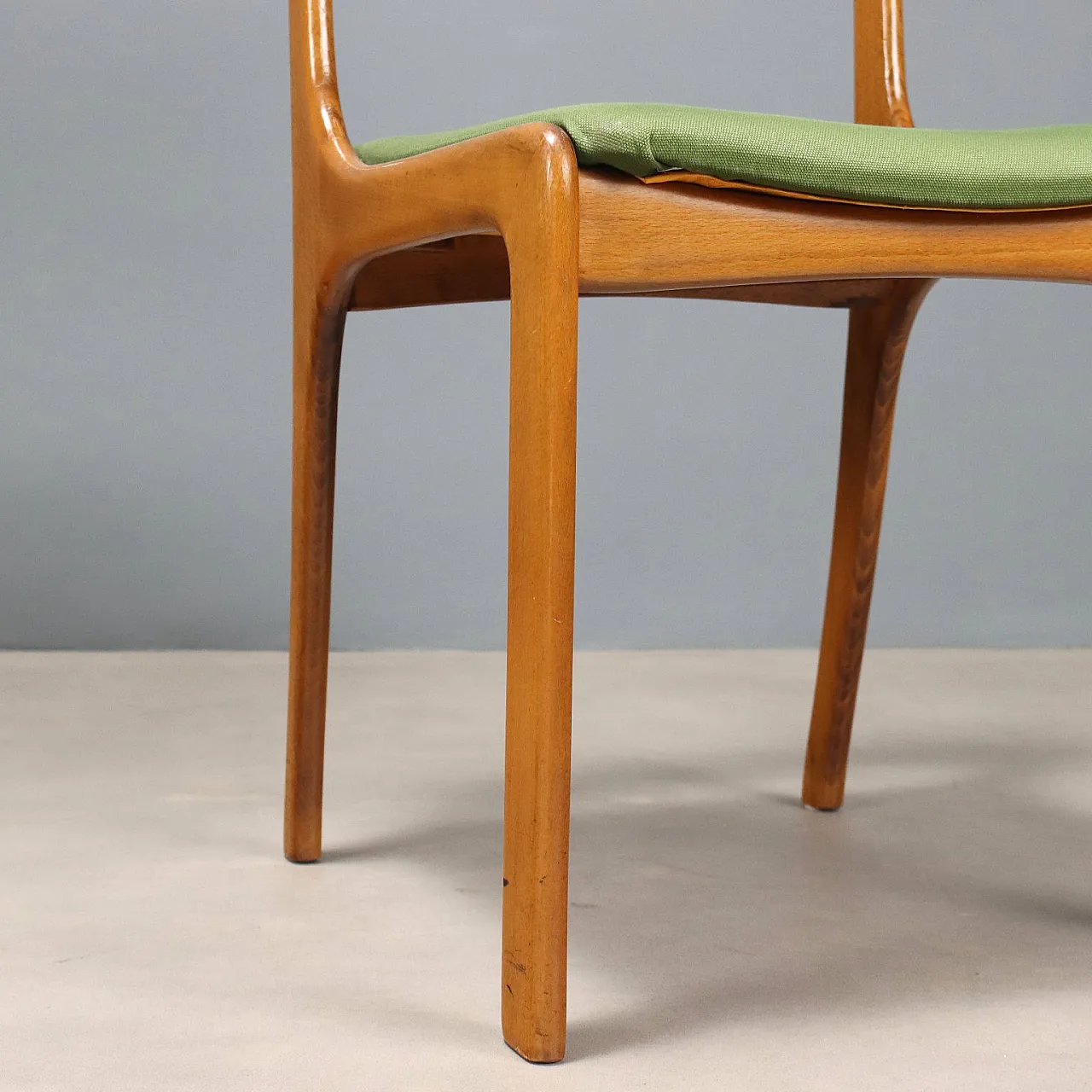 4 Sedie in legno di faggio, imbottitura in espanso, tessuto, '900 5