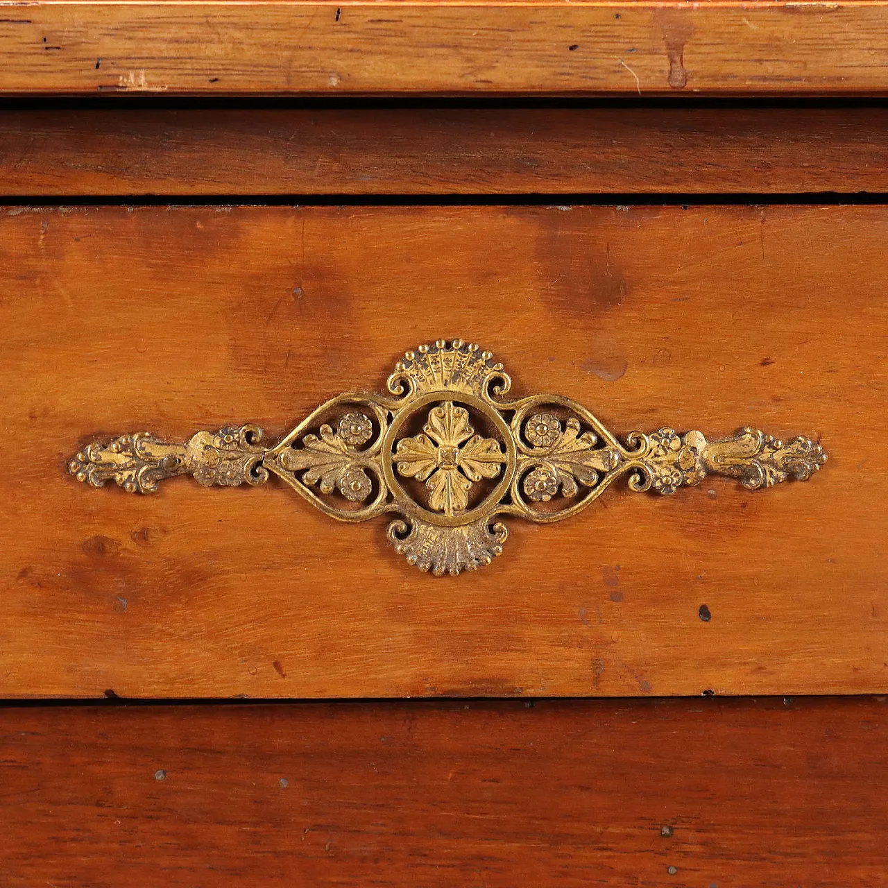 Vetrina Impero in noce con ante in vetro, primo '800 9