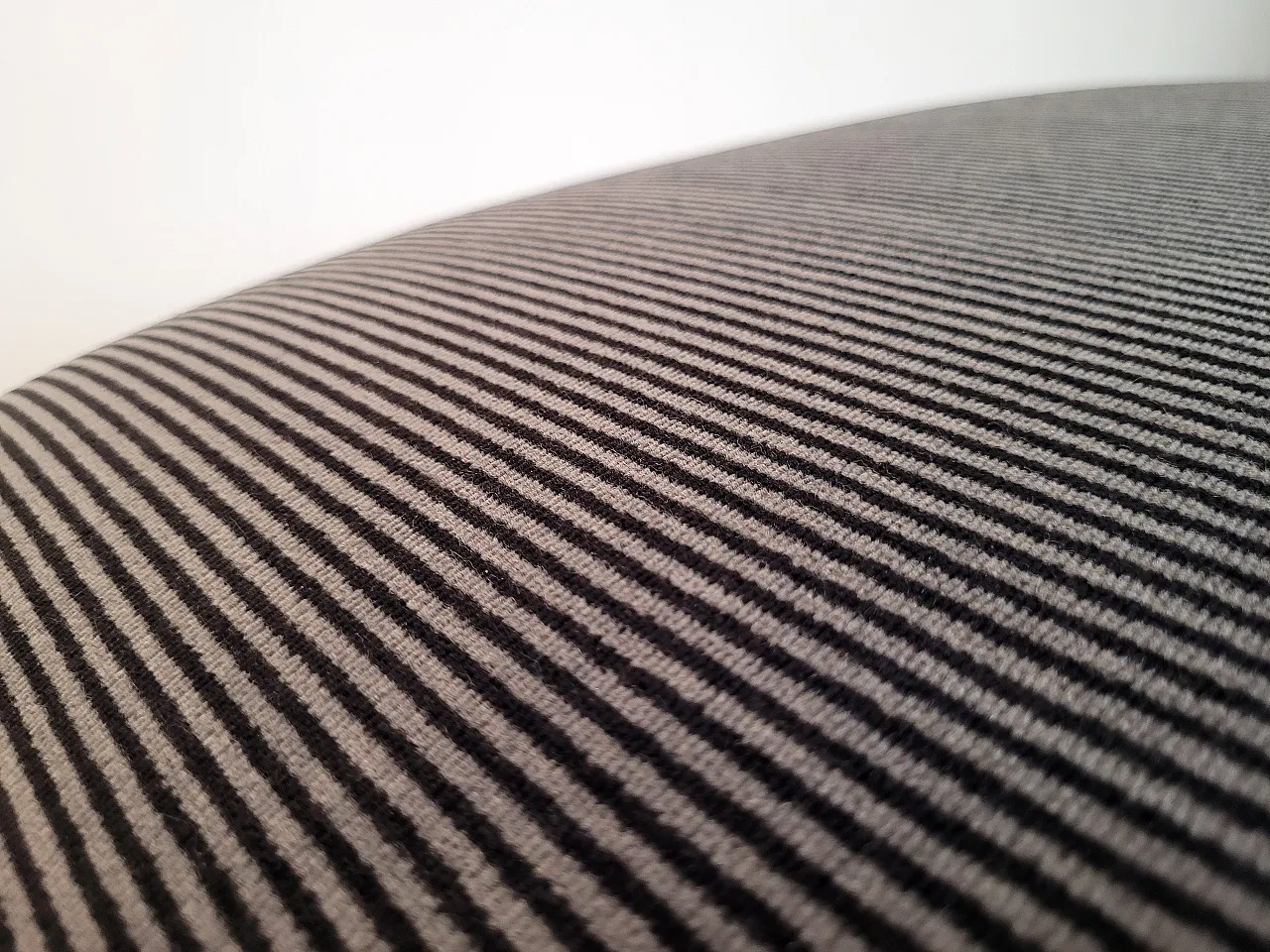 Maralunga Footstool by Magistretti for Cassina, 70s 9