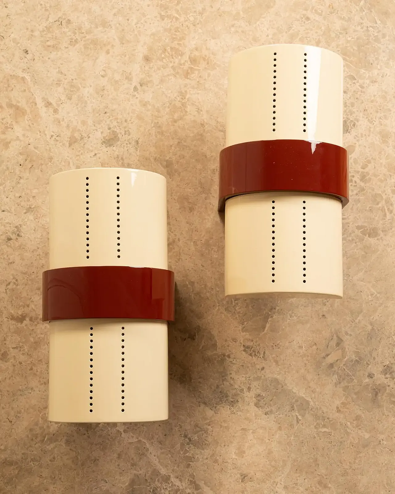 Coppia di applique forate, anni '80 2