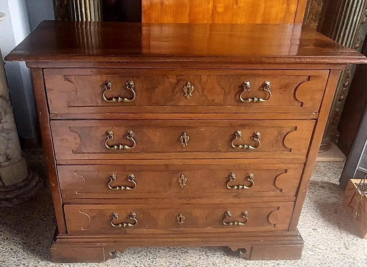 Cassettiera in noce massello, '600 3