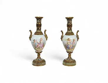 Coppia di vasi Napoleone III in porcellana policroma di Sevres, '800