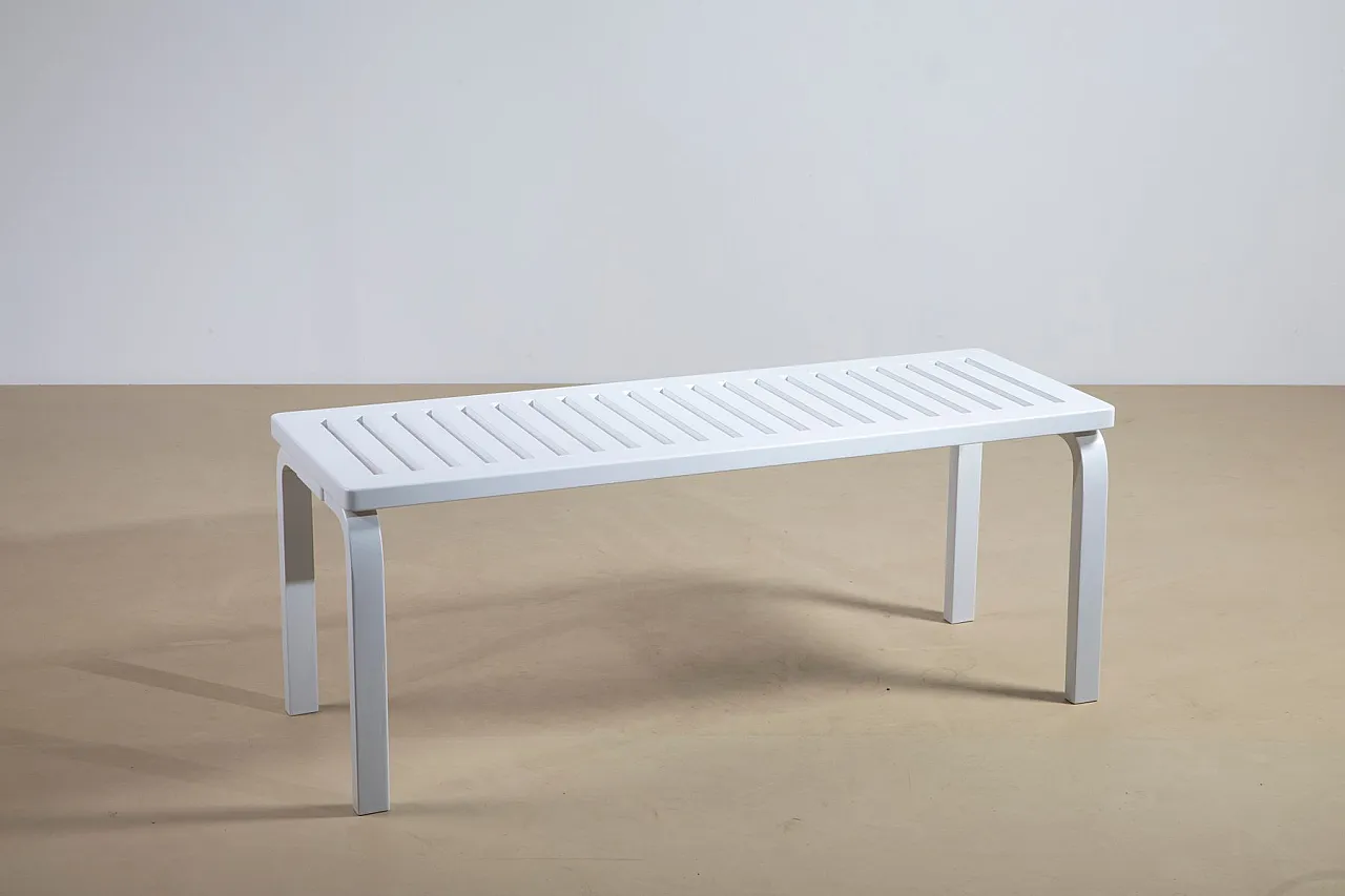Panca in betulla piegata di Alvar Aalto per Artek, anni '60 1