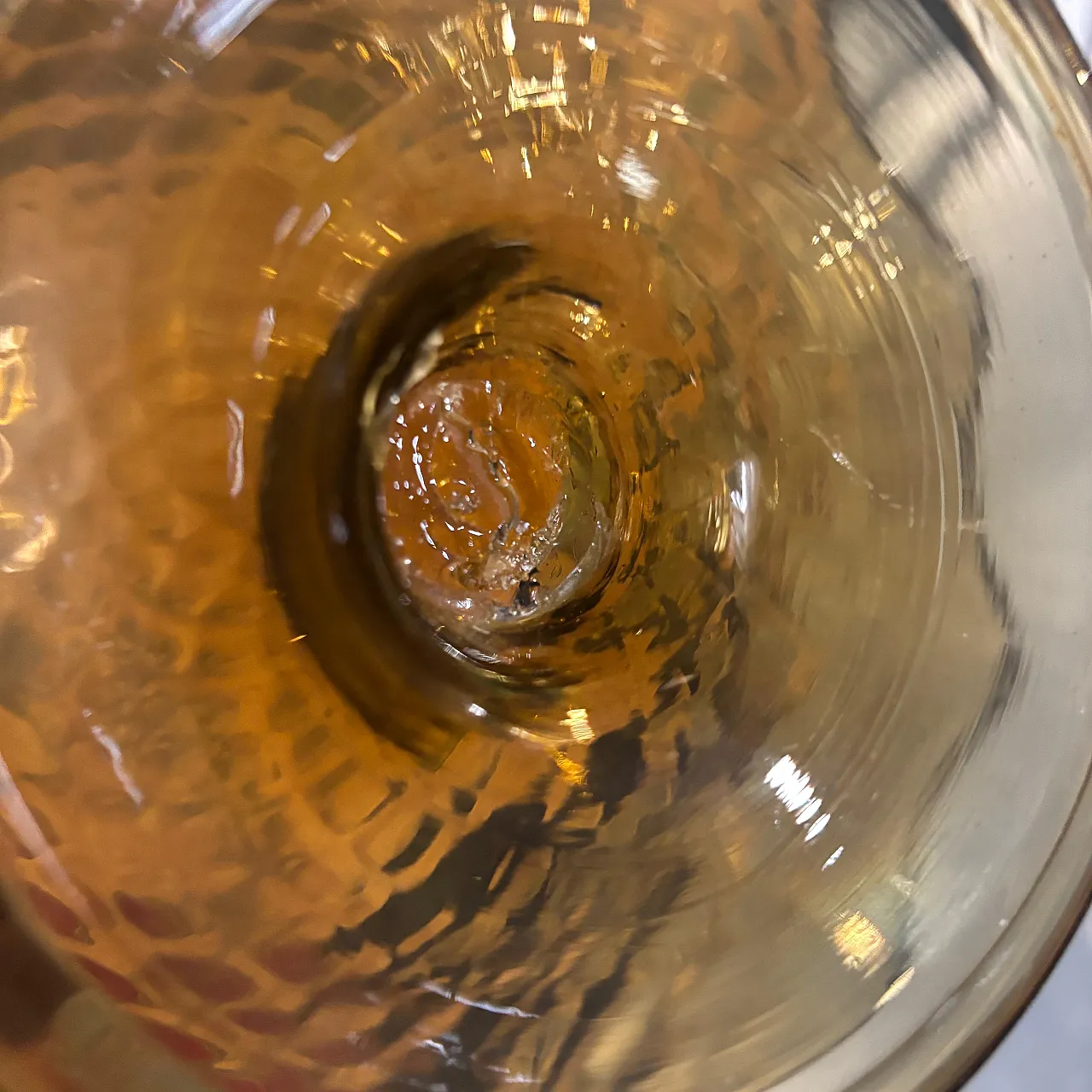 Amber-coloured centrepiece, 1970s 3