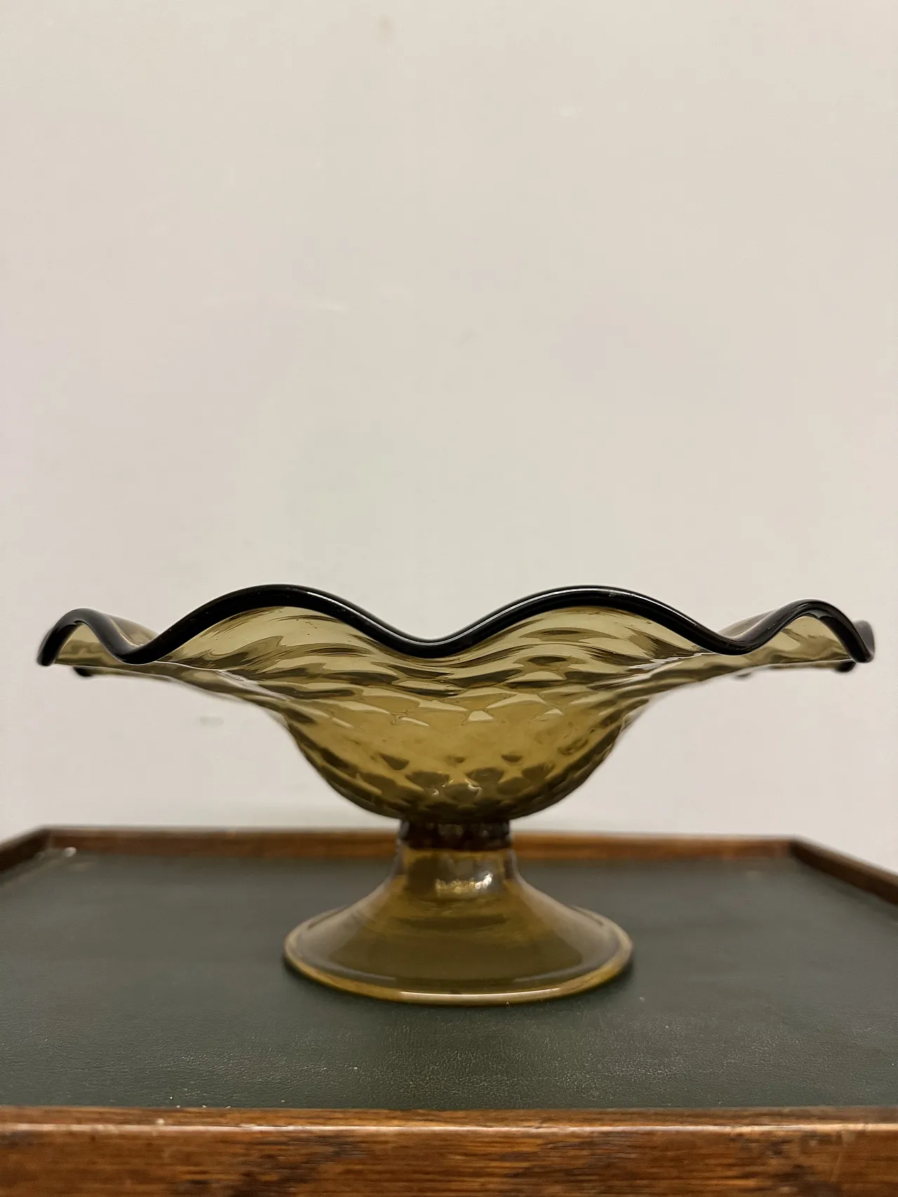 Amber-coloured centrepiece, 1970s 5