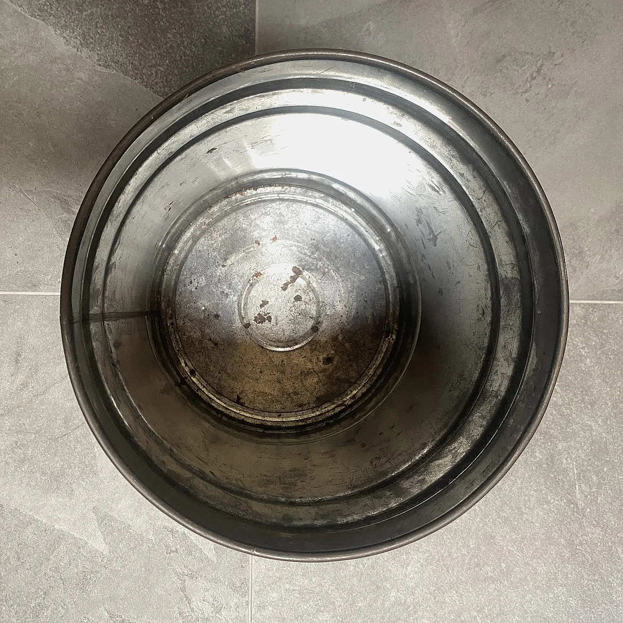 Campbell Ultramobile bin by Simon Gavina, 70s 13