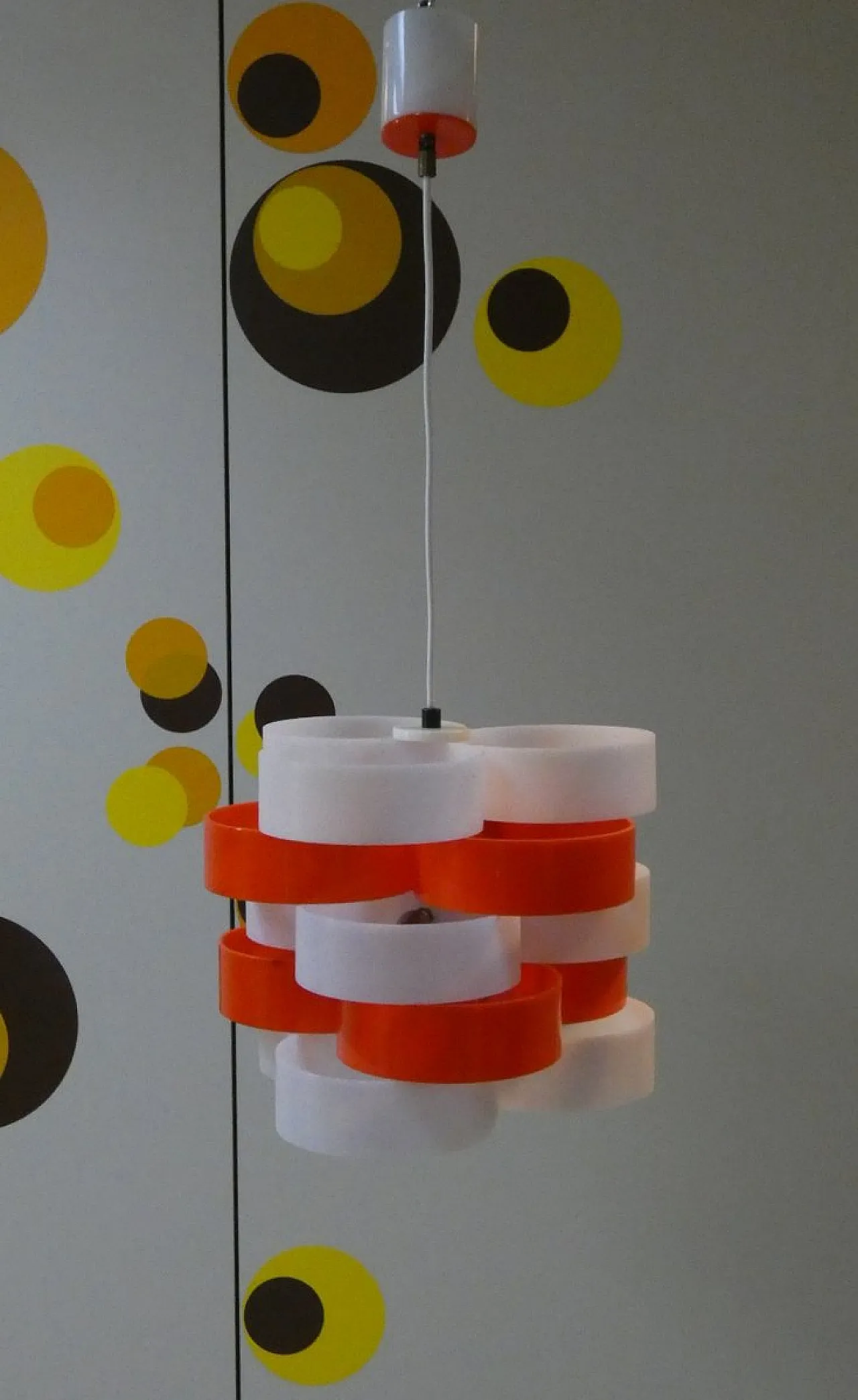 Lampada in vetro acrilico bianco e arancione di Stilux Milano, anni '60 1