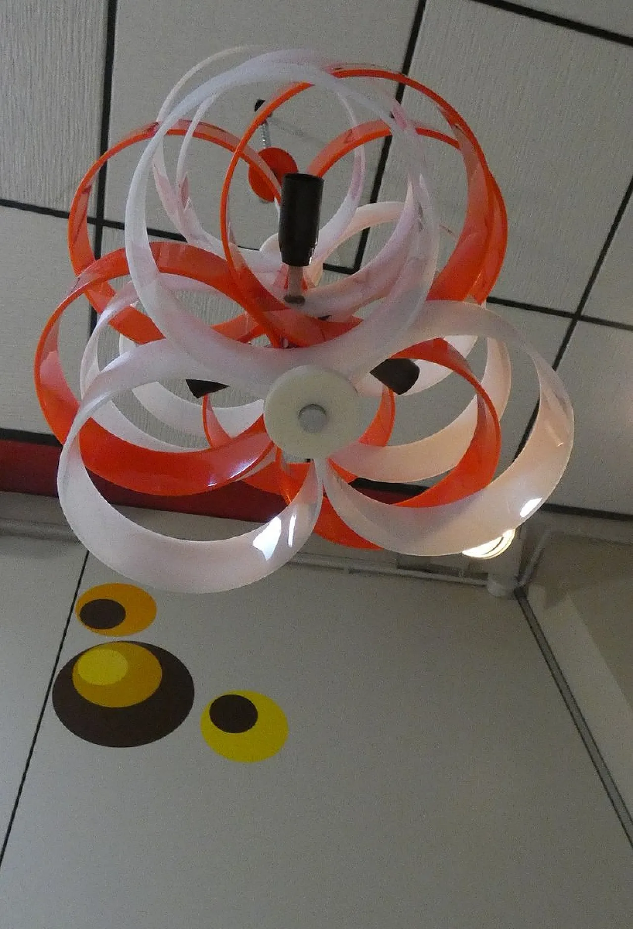 Lampada in vetro acrilico bianco e arancione di Stilux Milano, anni '60 8